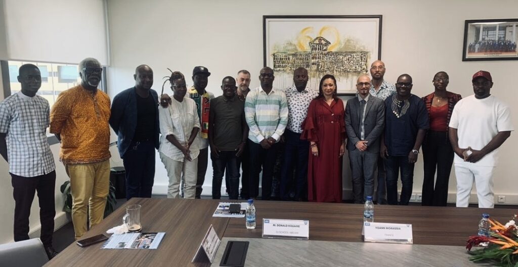 DJ School Abidjan et la délégation étrangère reçue dans le cadre du SAMSCI au cabinet de Madame la Ministre de la Culture